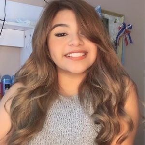 Meet your Posher, Lily